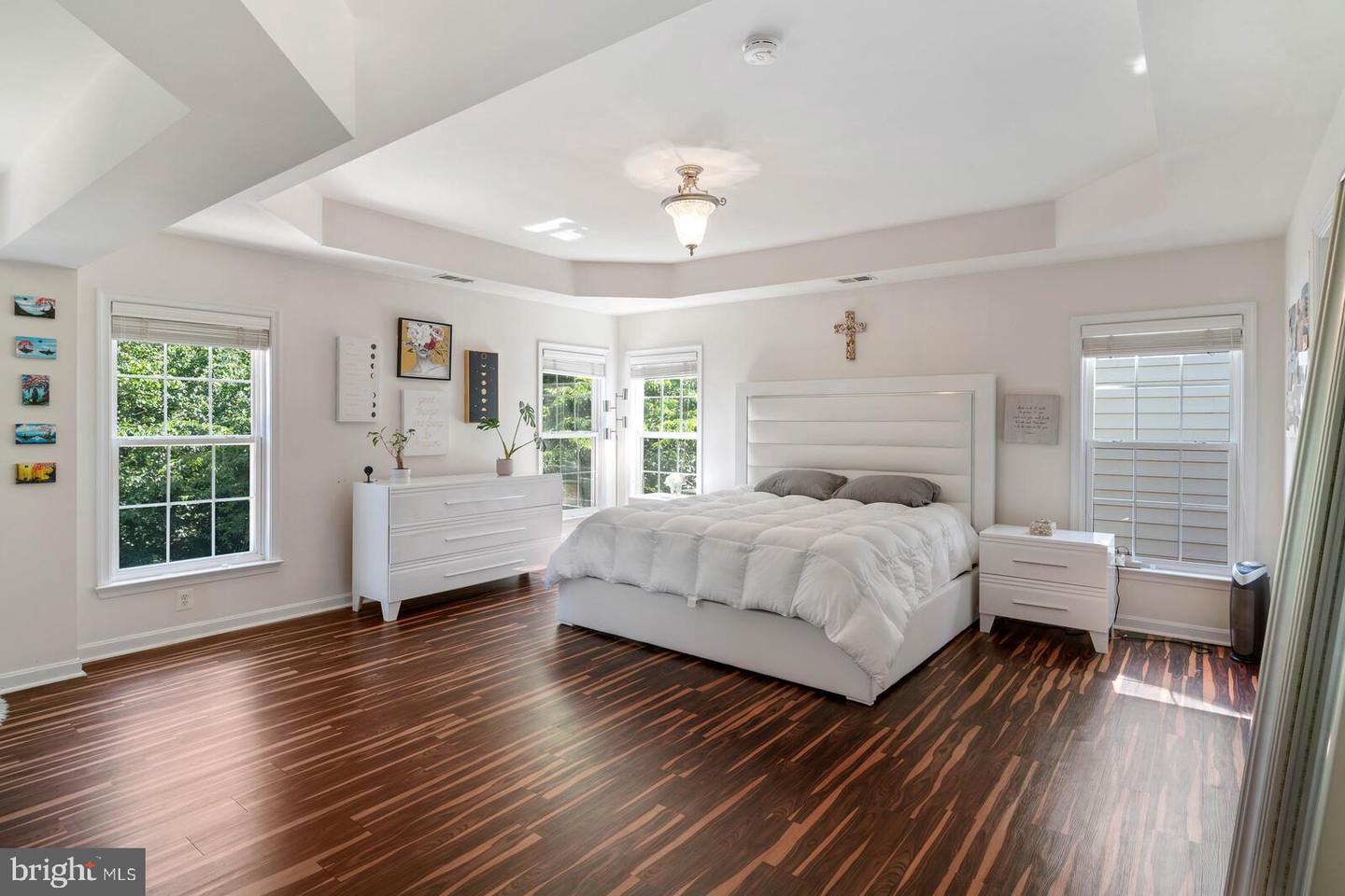 8433 WHITEHAVEN COURT
