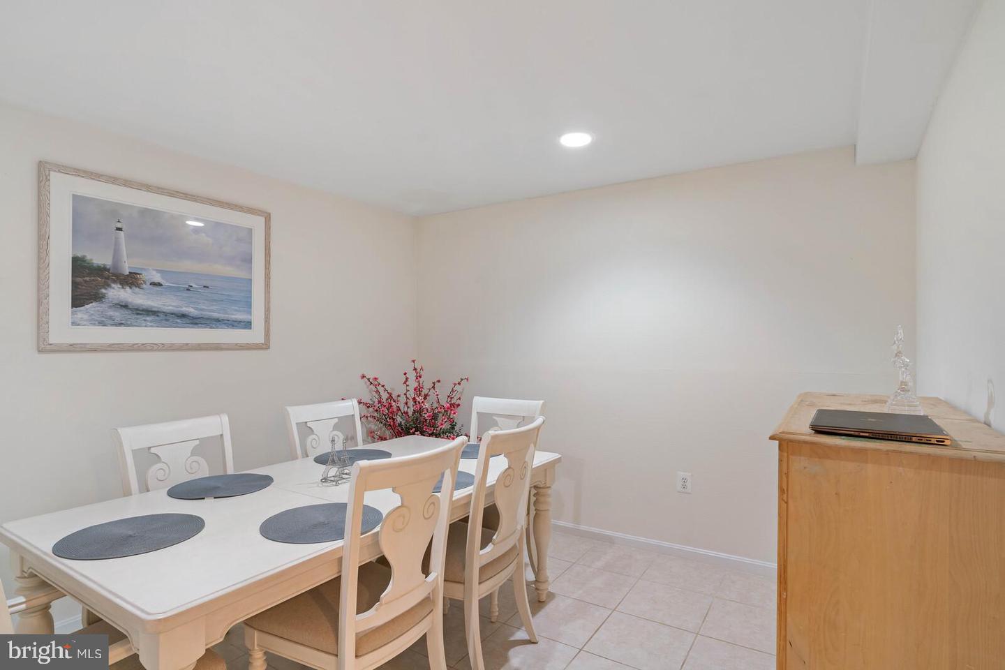 8433 WHITEHAVEN COURT