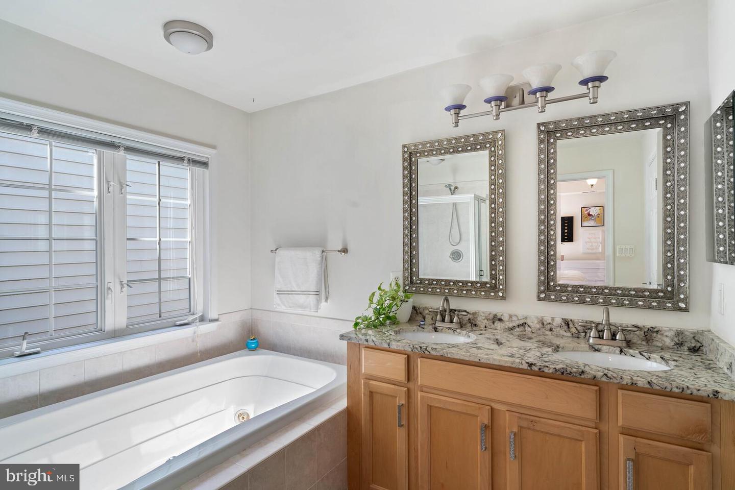 8433 WHITEHAVEN COURT