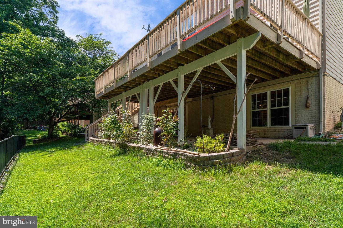 8433 WHITEHAVEN COURT