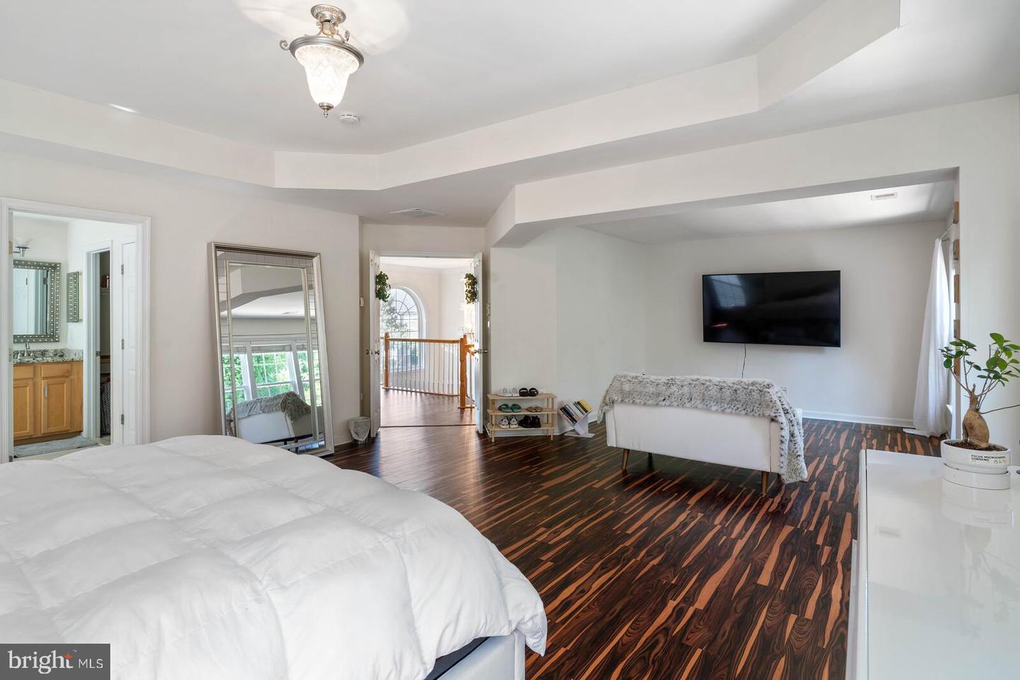 8433 WHITEHAVEN COURT