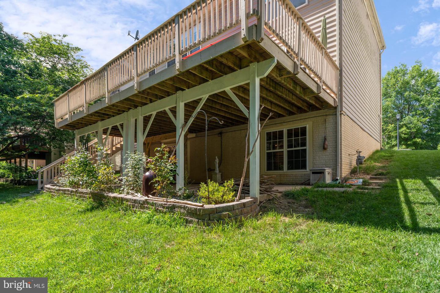 8433 WHITEHAVEN COURT