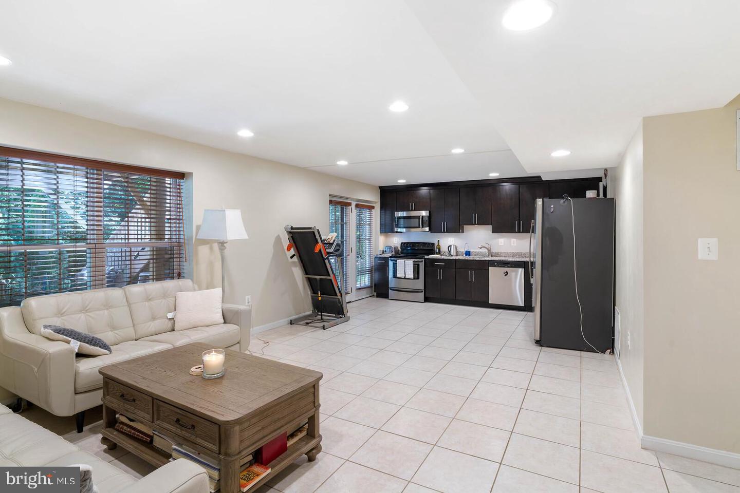 8433 WHITEHAVEN COURT