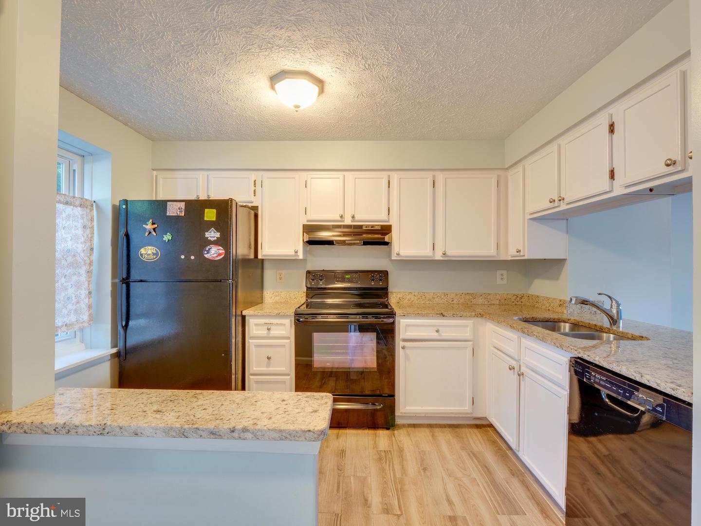 8426 RED EAGLE COURT