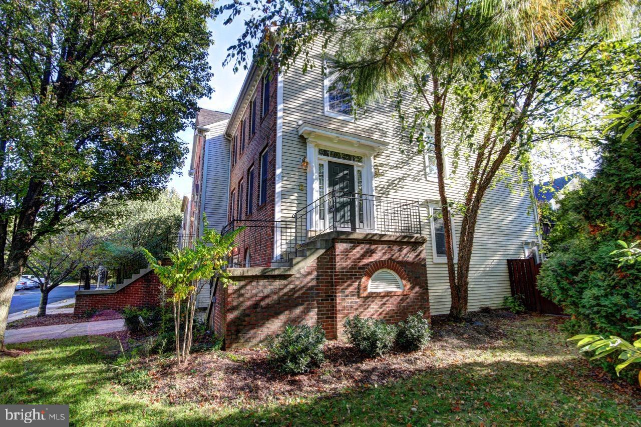 2040 MEADOW SPRINGS DRIVE