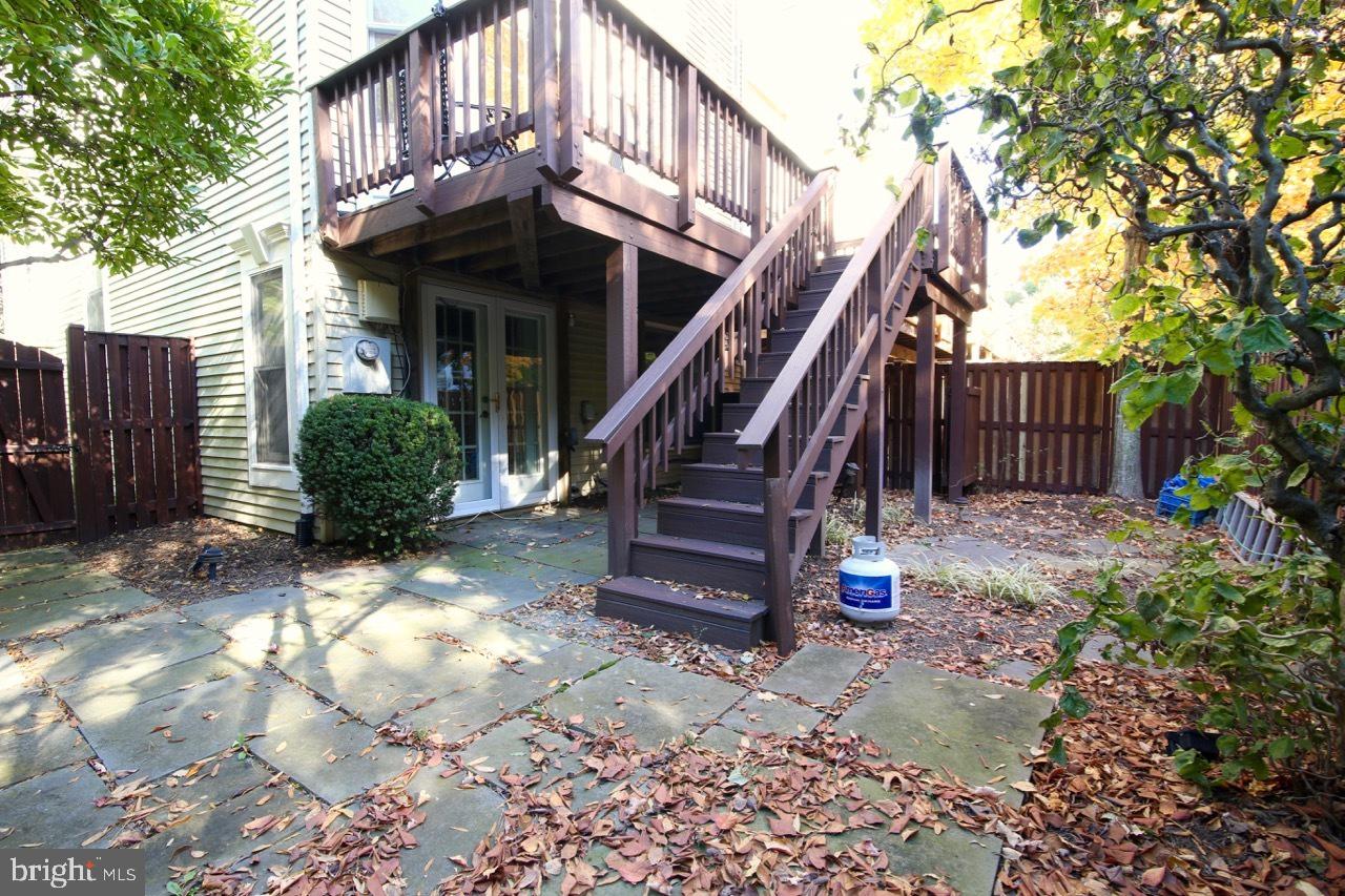 2040 MEADOW SPRINGS DRIVE