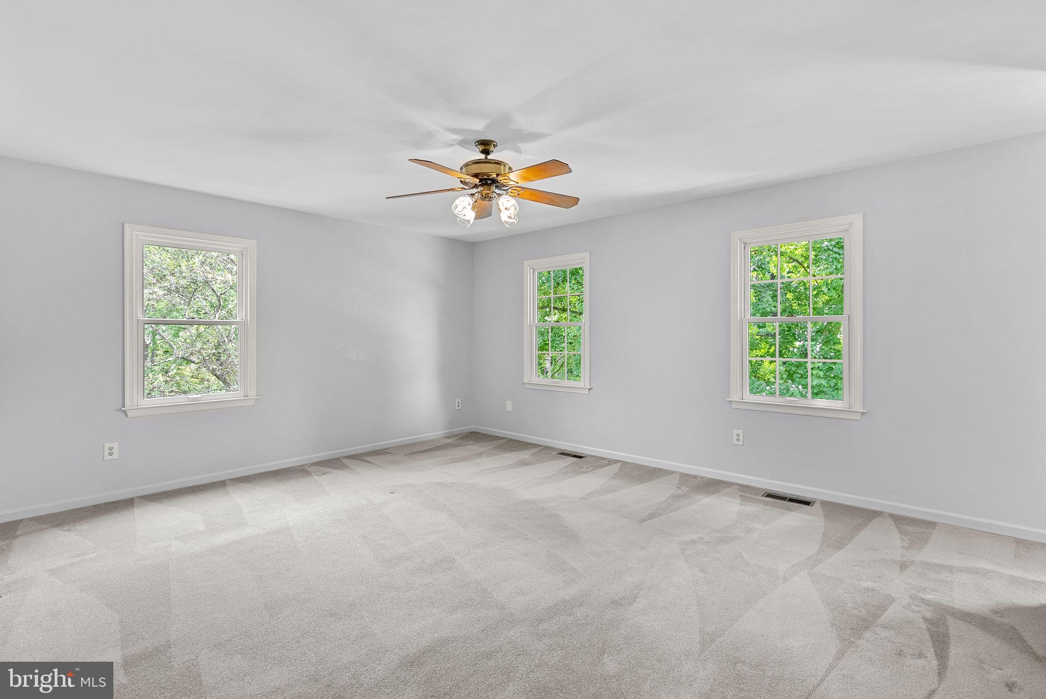 13502 GLENDUNDEE DRIVE