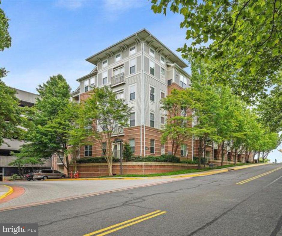 9490 VIRGINIA CENTER BOULEVARD Unit: 227