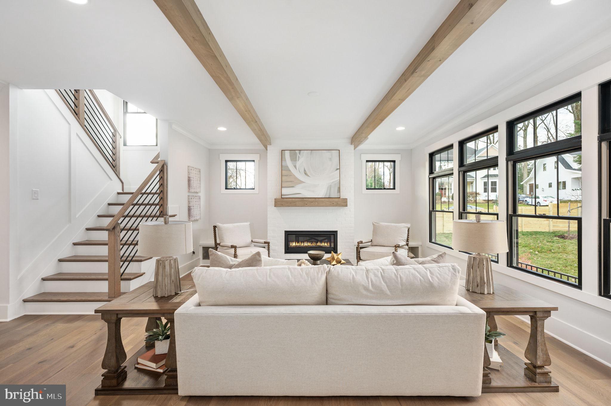 409 YEONAS DRIVE SW