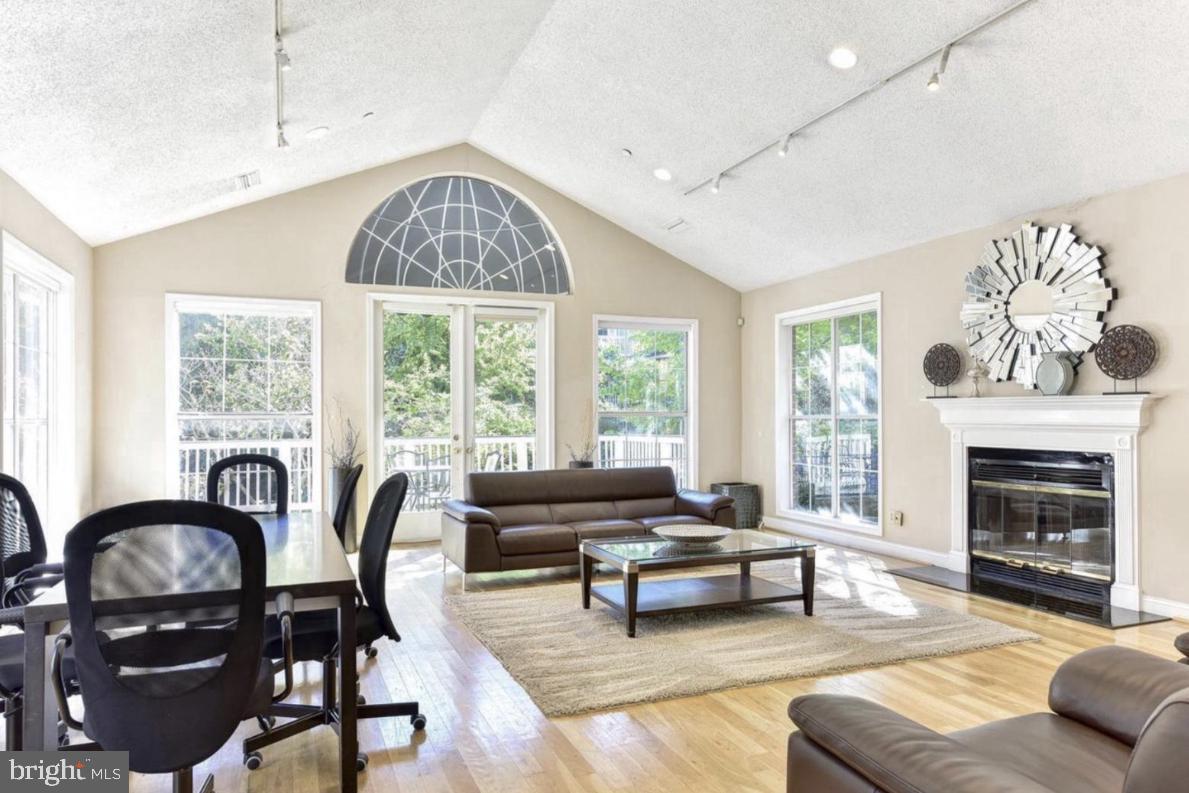 1524 LINCOLN WAY Unit: 322