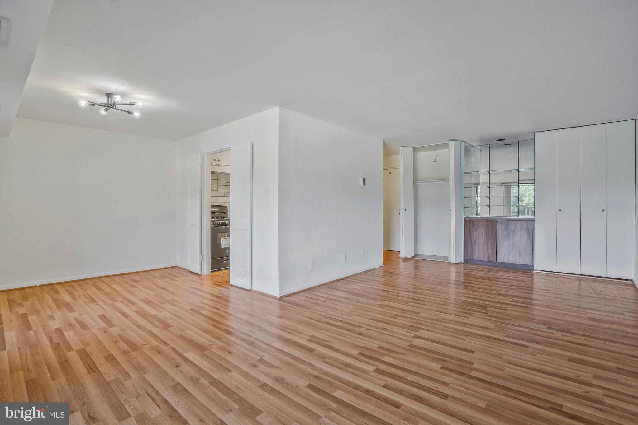 3100 S MANCHESTER STREET Unit: 317