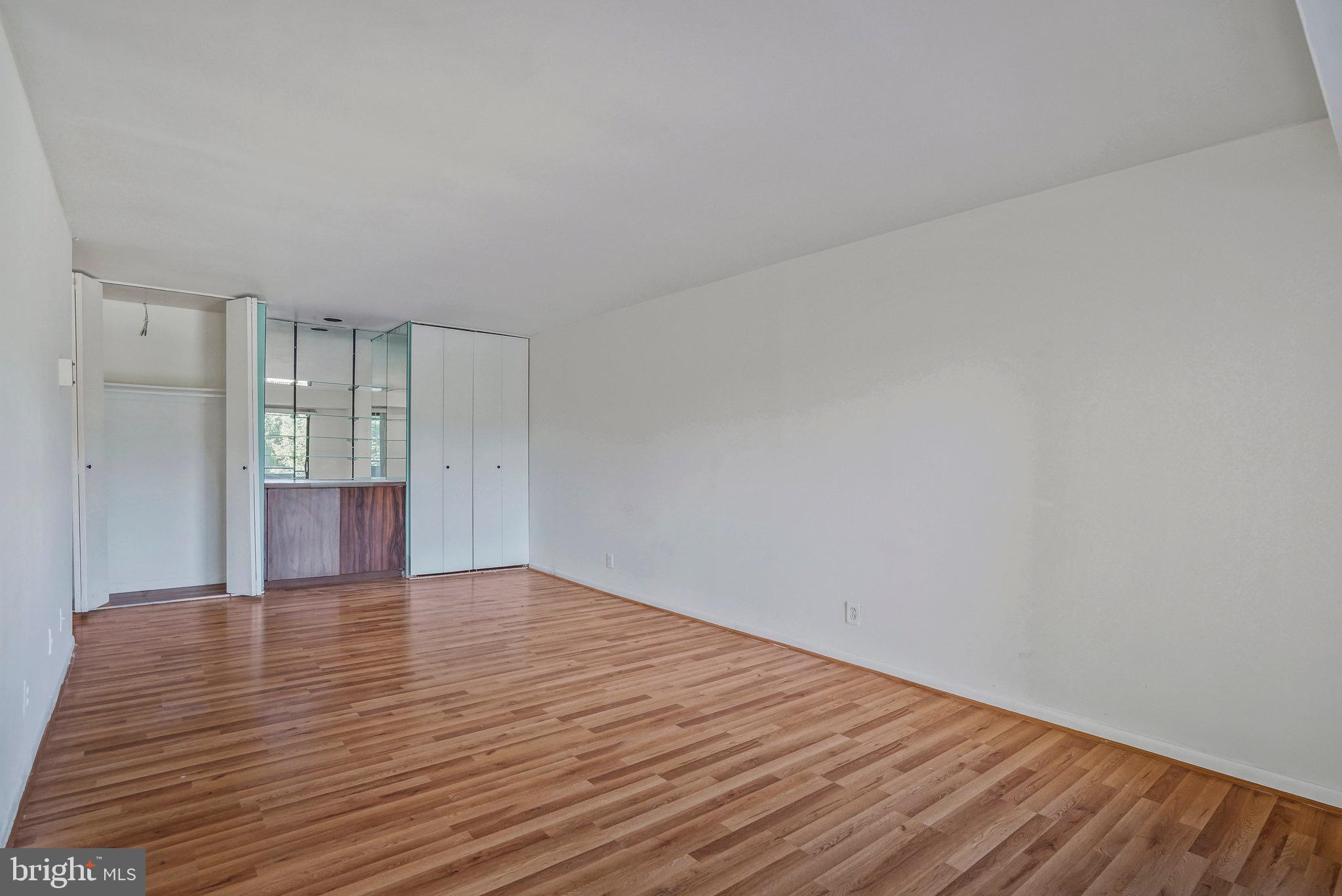 3100 S MANCHESTER STREET Unit: 317