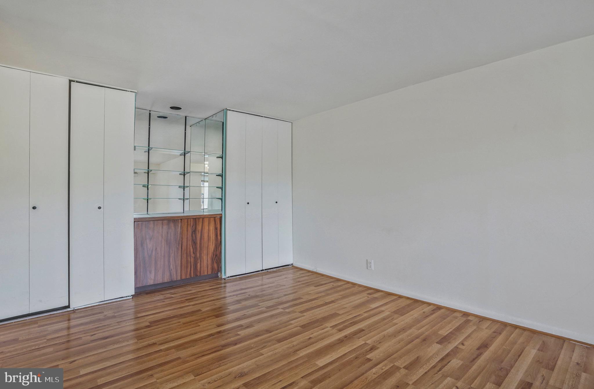 3100 S MANCHESTER STREET Unit: 317