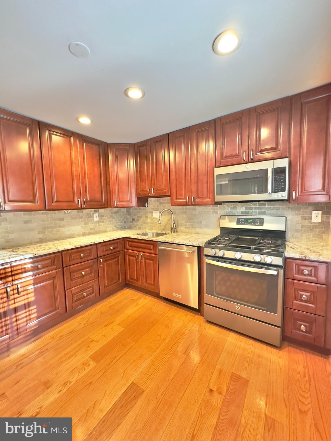 2419 ANSDEL COURT