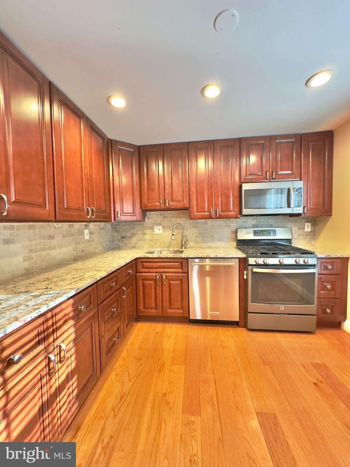 2419 ANSDEL COURT