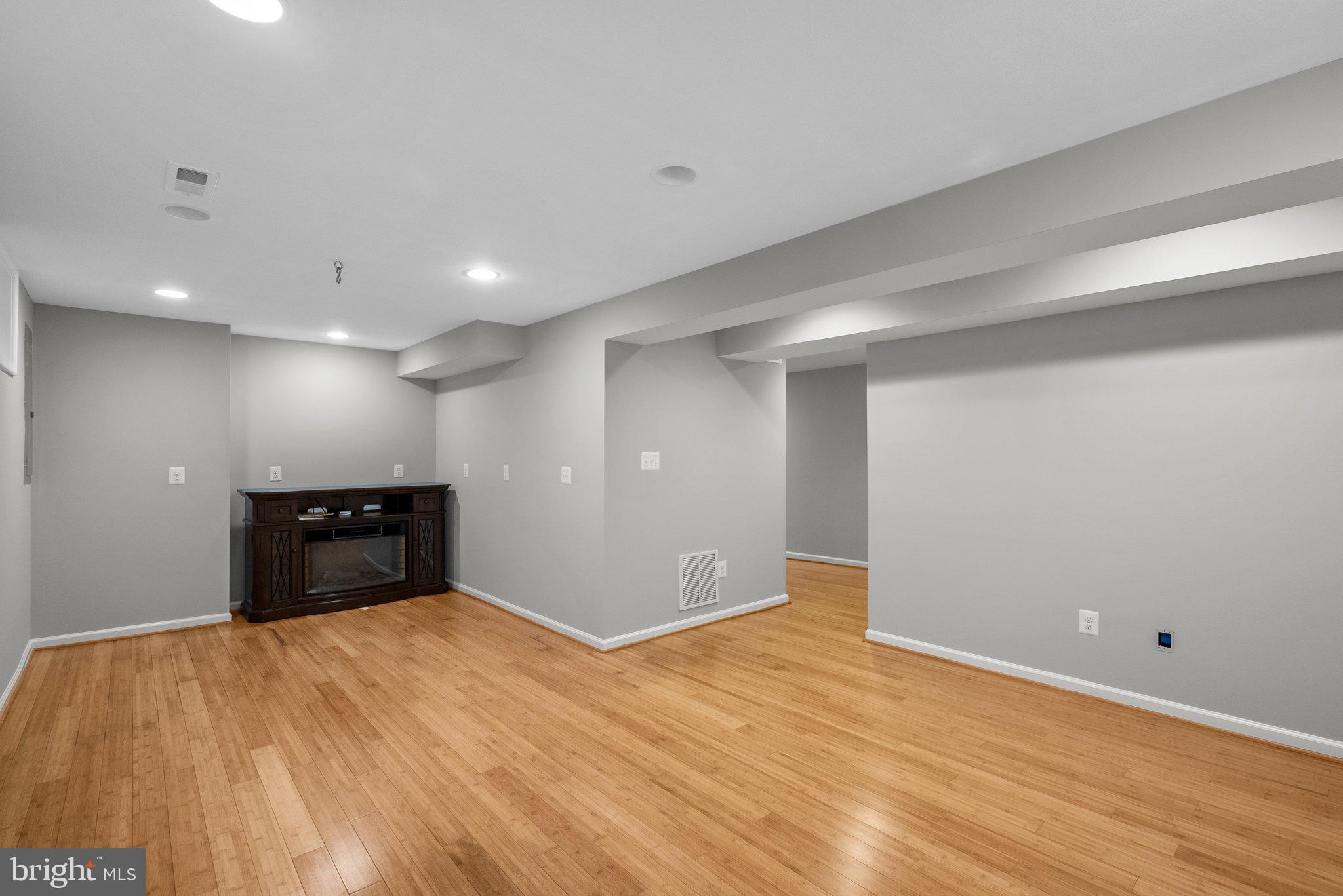10231 Marshall Pond ROAD