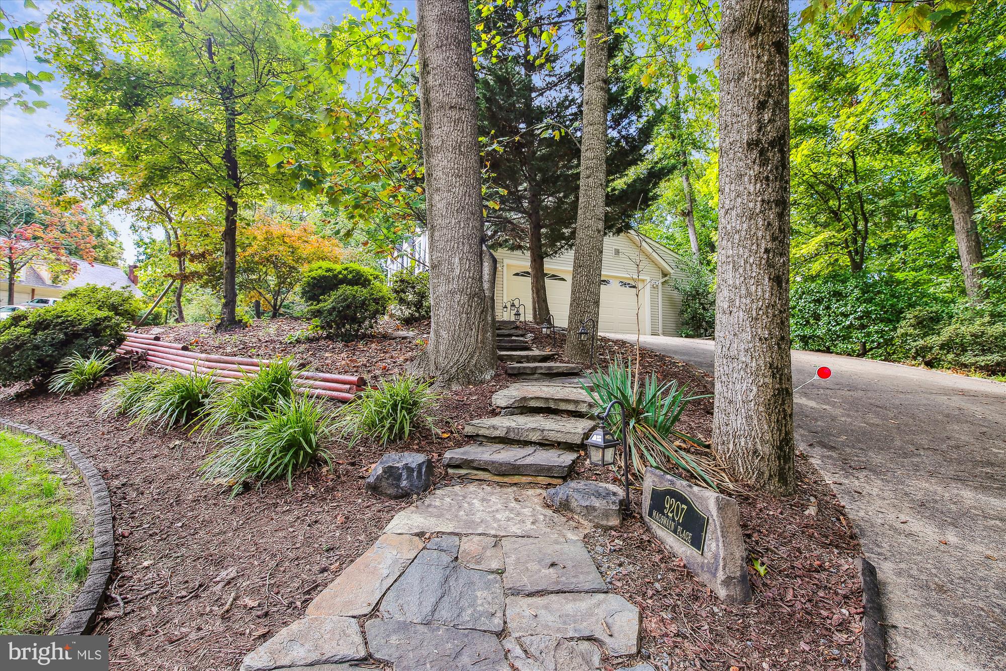 9207 MacSwain PLACE