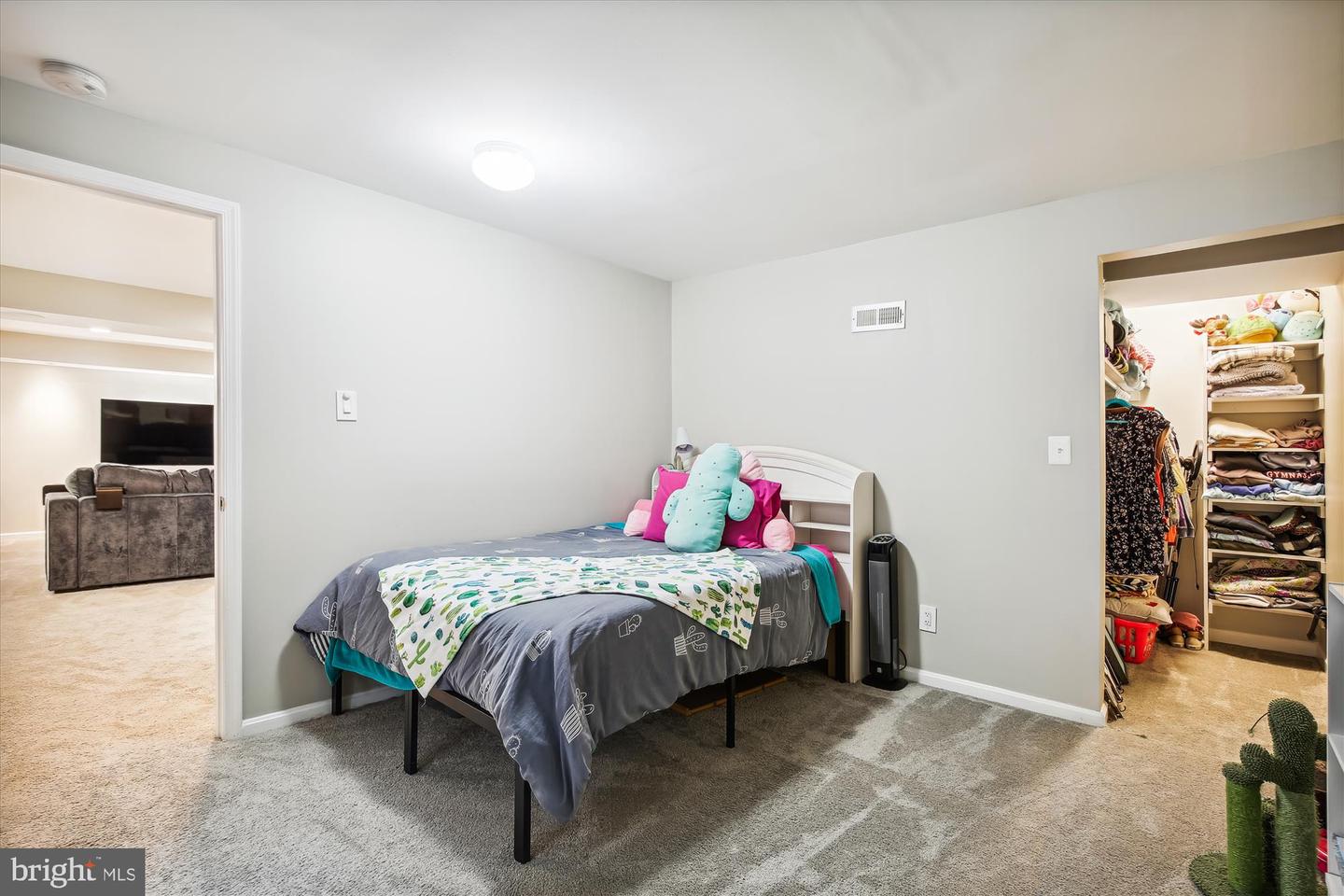 9207 MacSwain PLACE