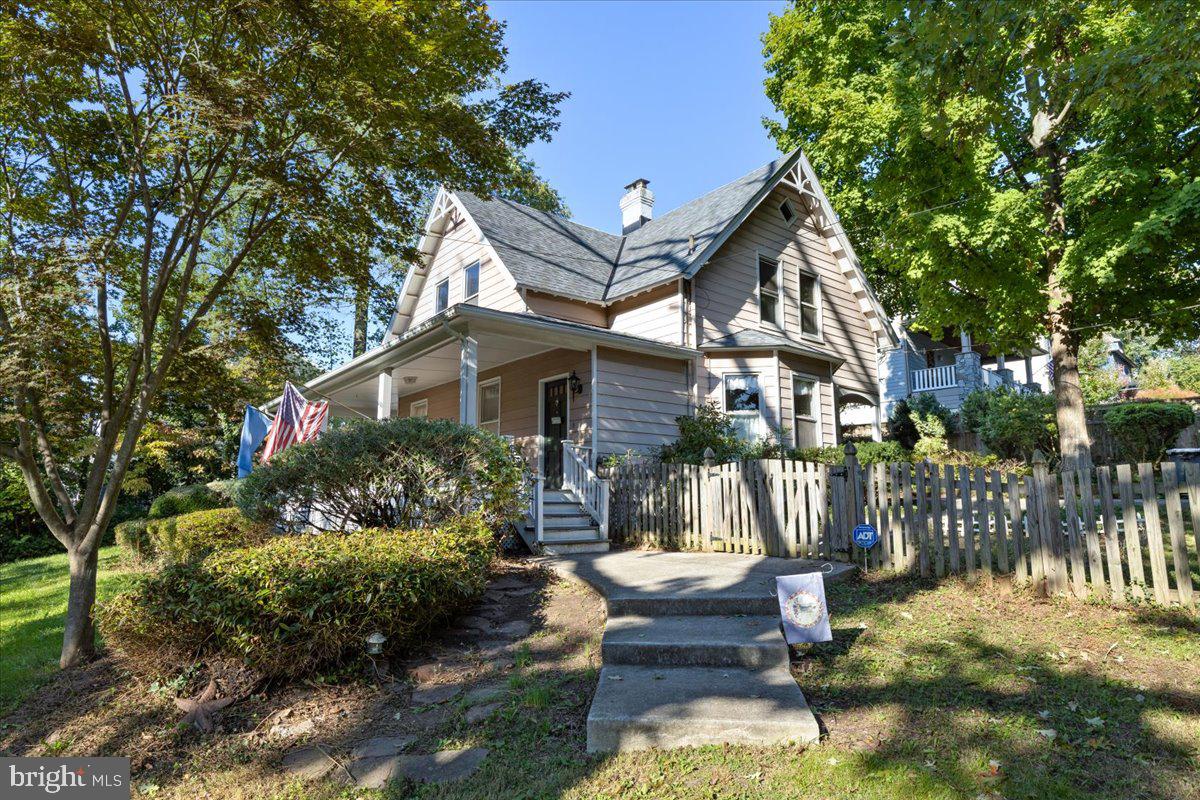 1100 Monroe STREET