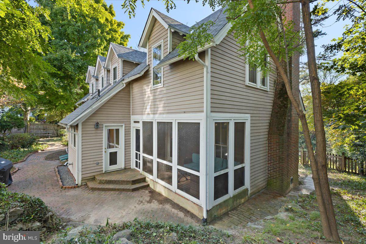 1100 Monroe STREET