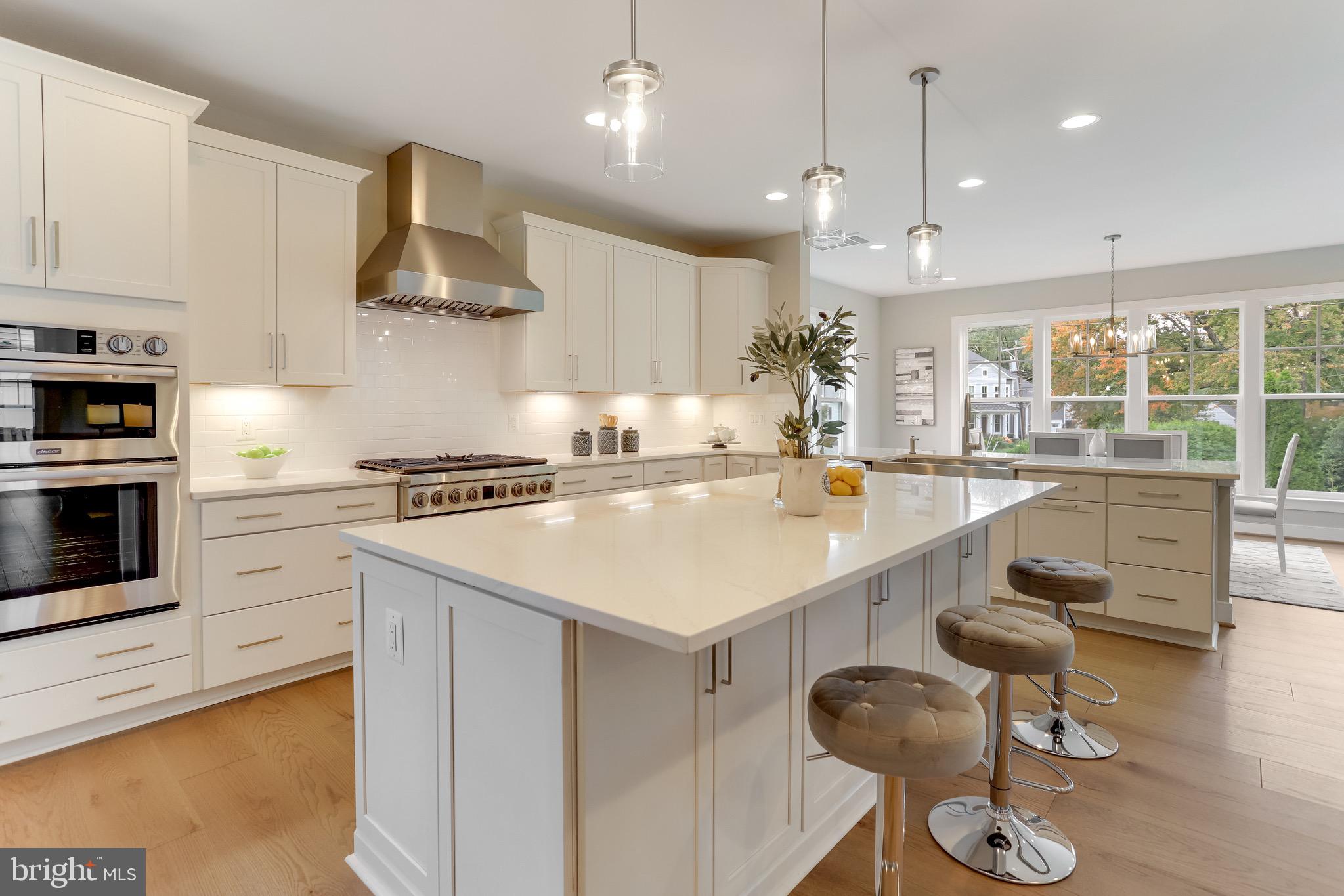 4001 Lee PLACE