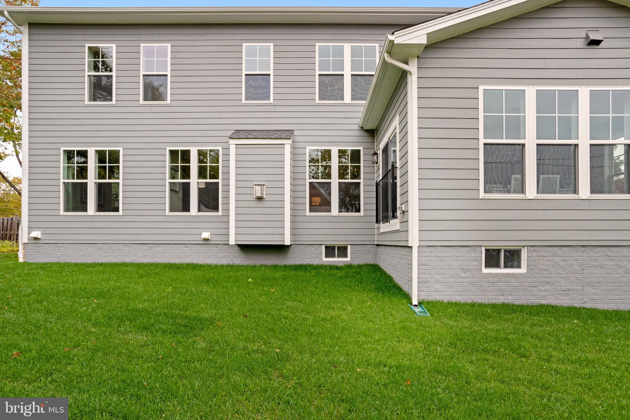 4001 Lee PLACE
