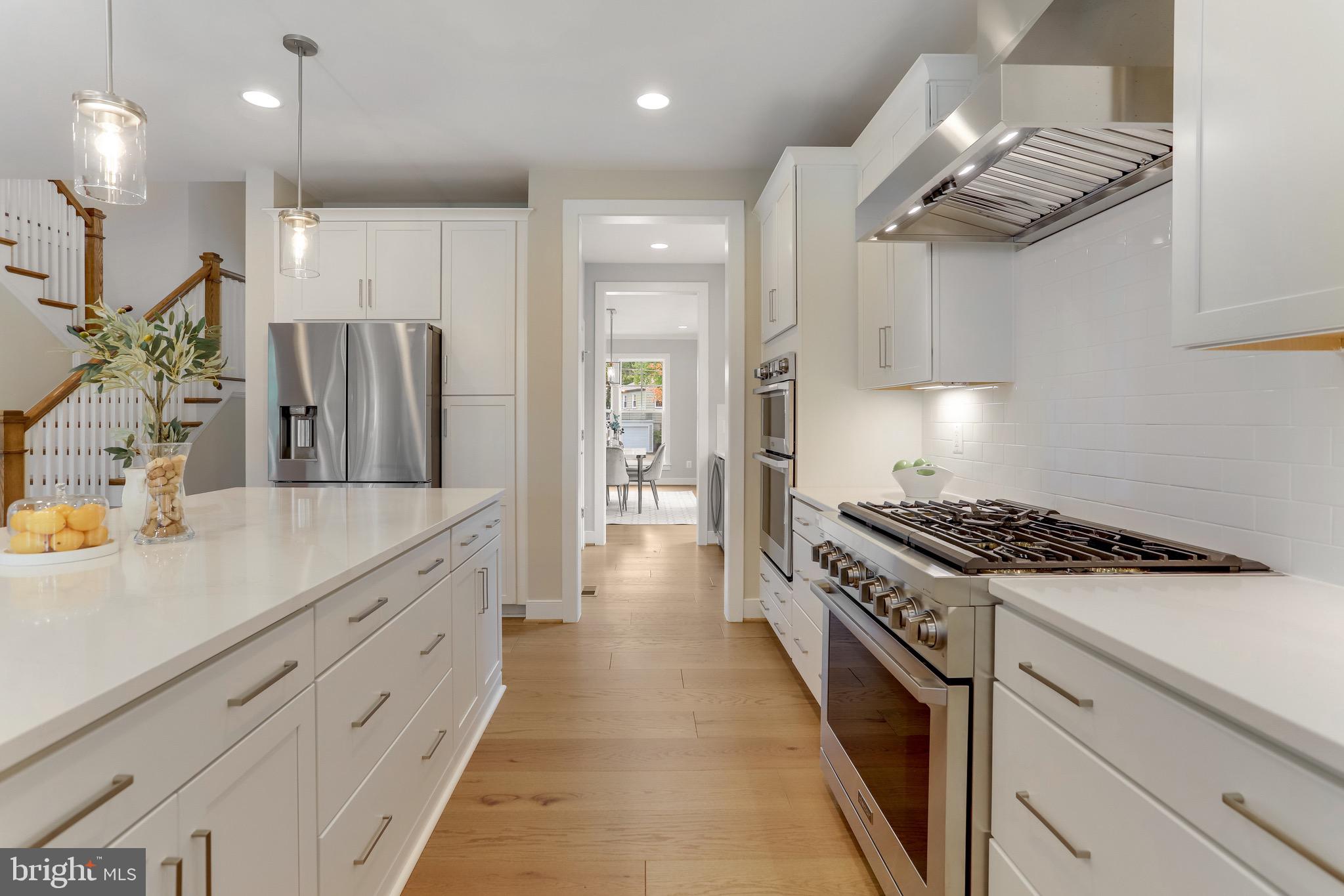 4001 Lee PLACE