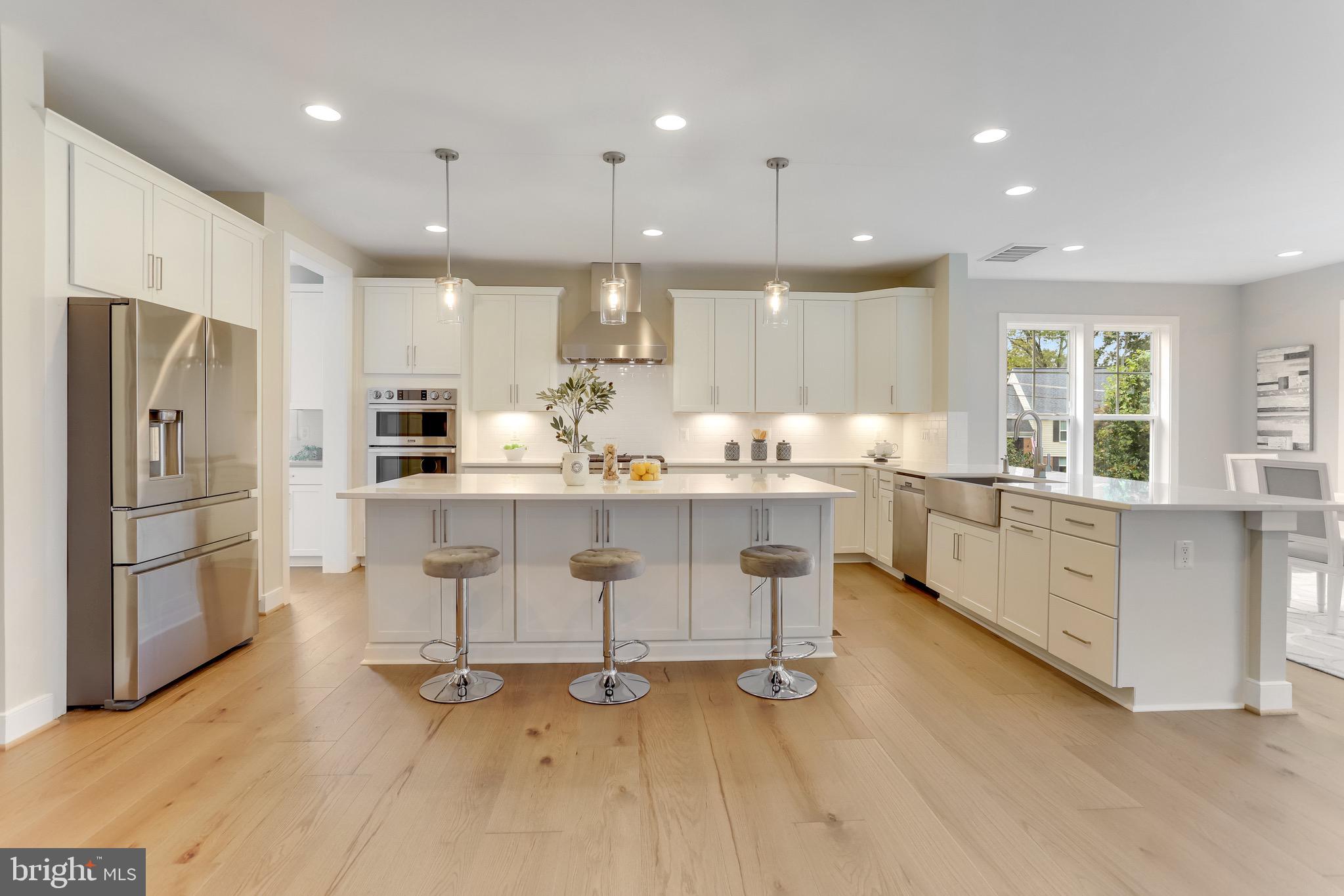 4001 Lee PLACE