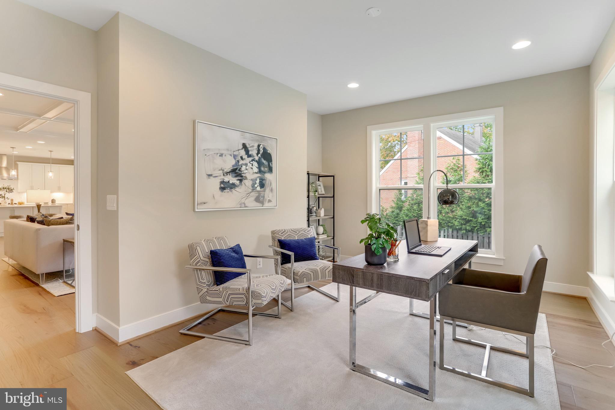 4001 Lee PLACE