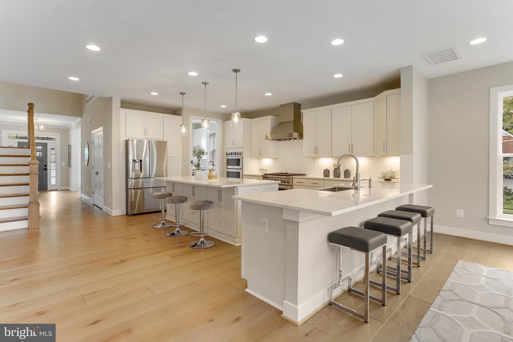 4001 Lee PLACE