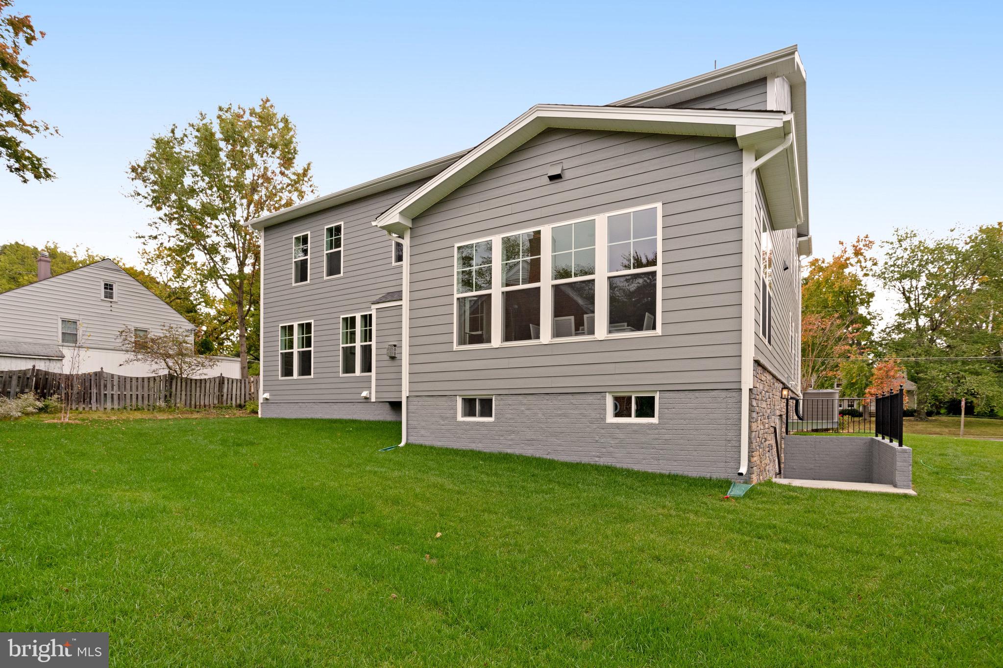 4001 Lee PLACE