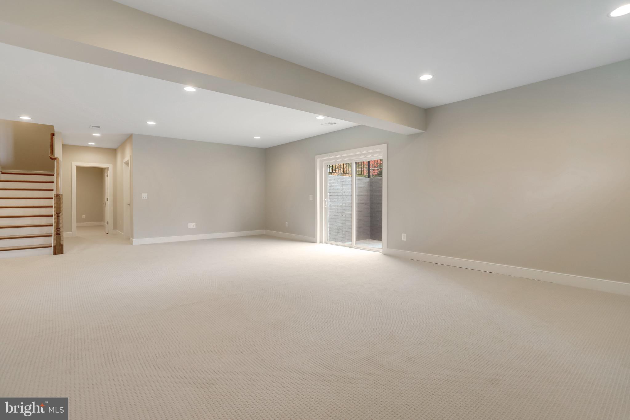 4001 Lee PLACE