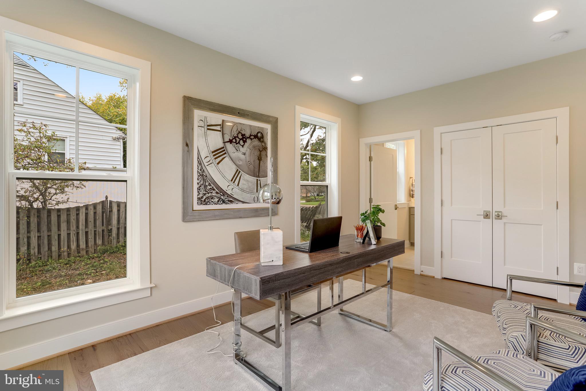 4001 Lee PLACE