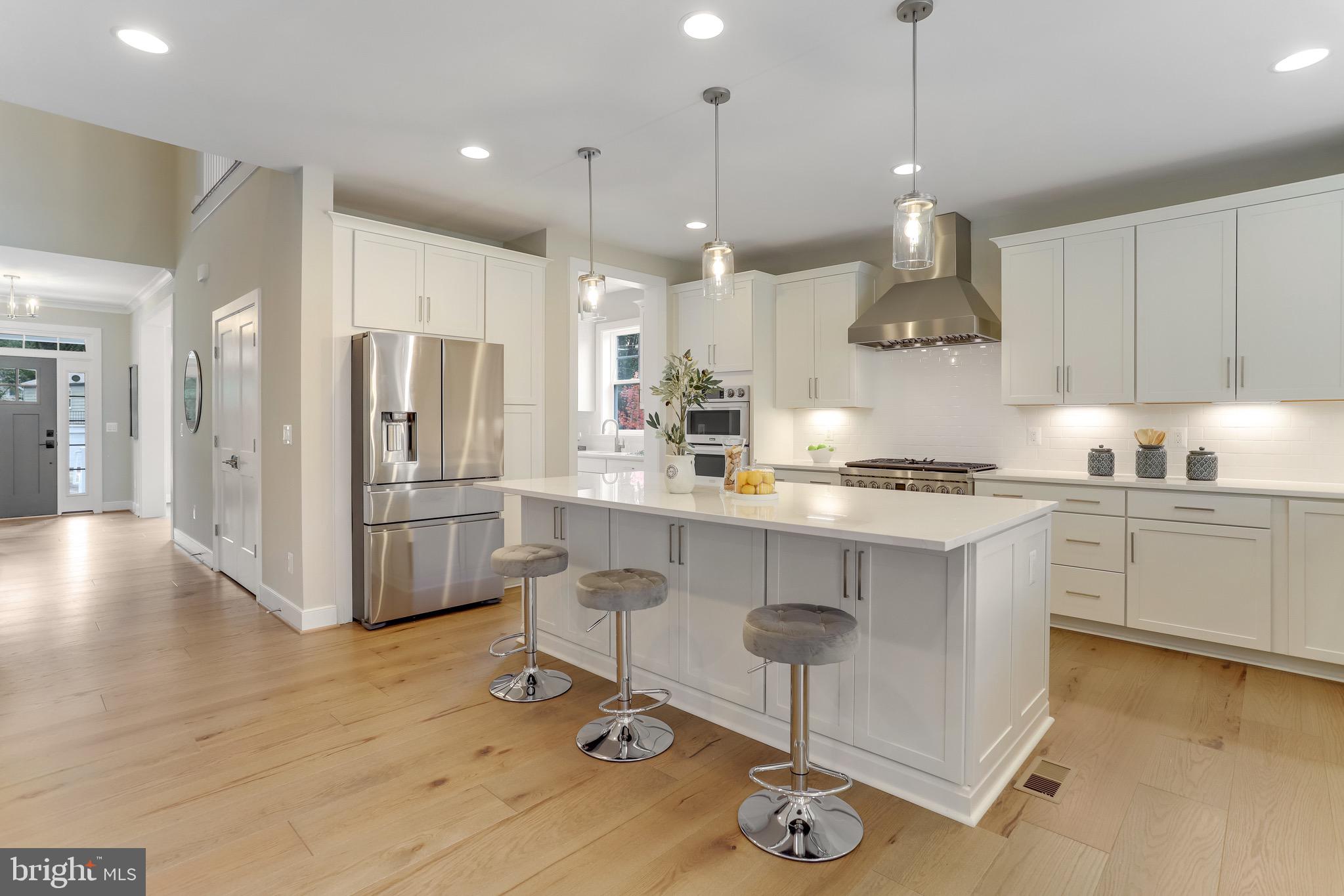 4001 Lee PLACE