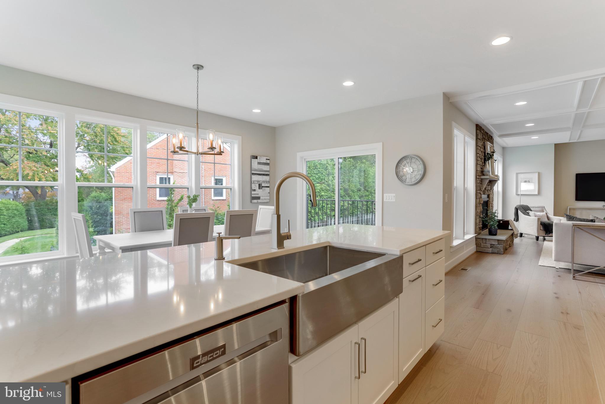 4001 Lee PLACE