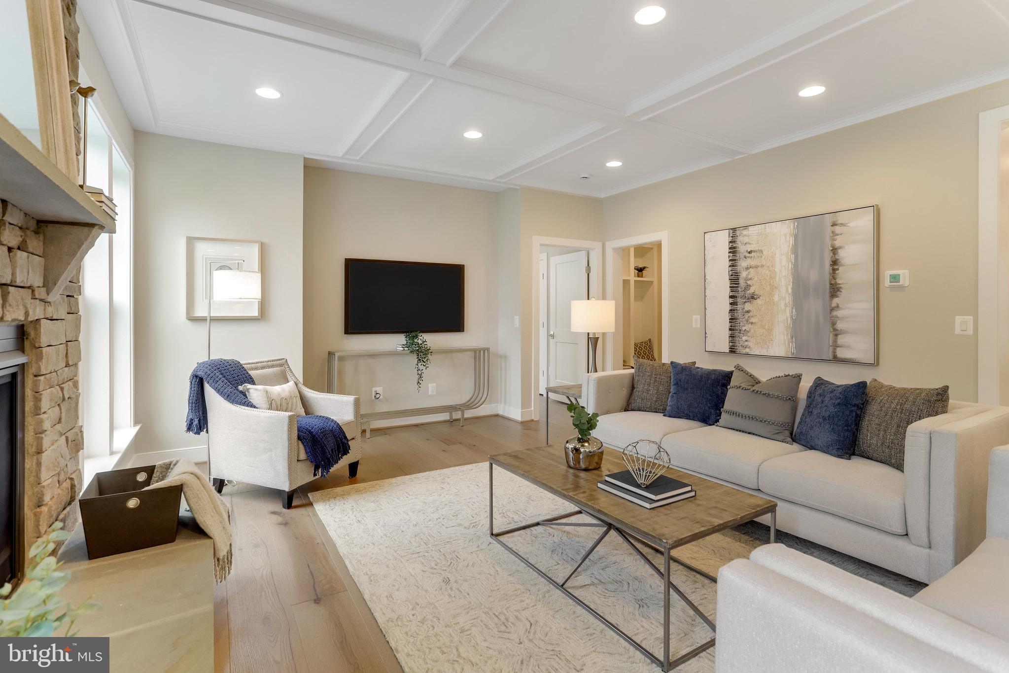 4001 Lee PLACE