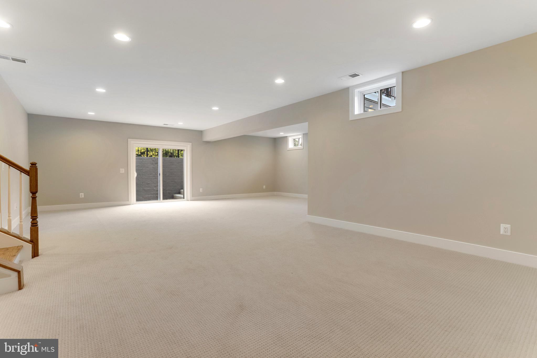 4001 Lee PLACE