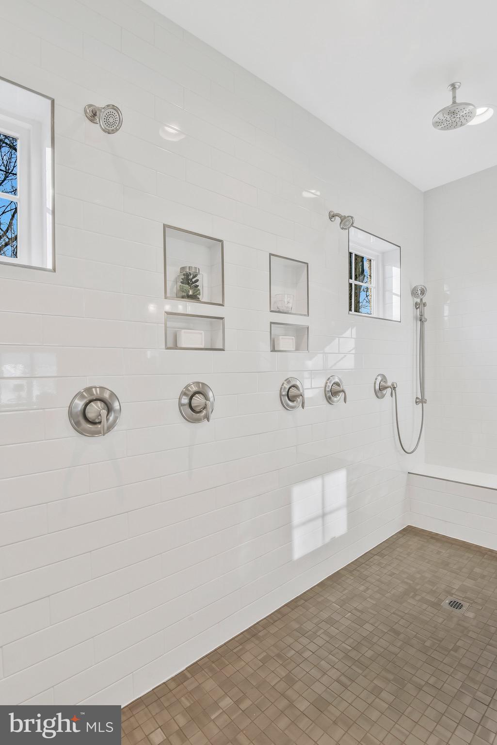 8517 Little River TURNPIKE