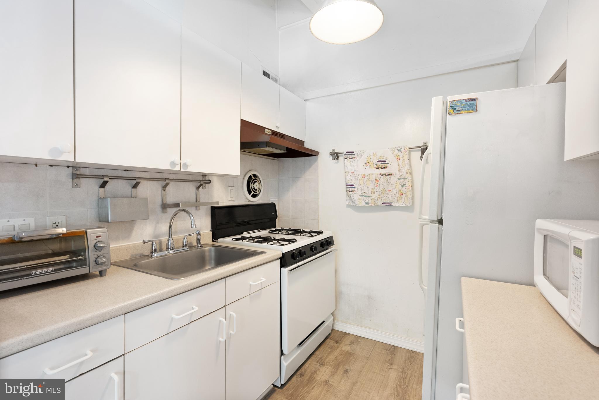 4235 Americana DRIVE Unit: 203