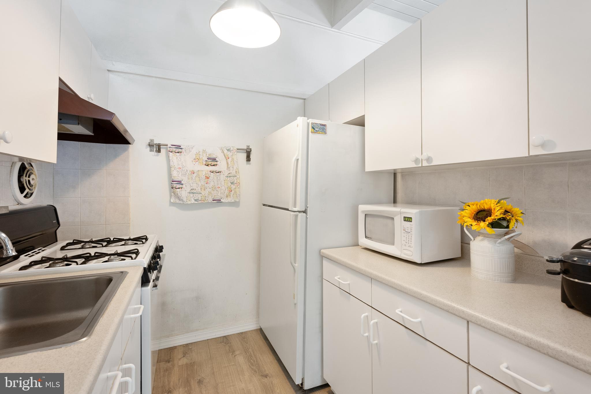 4235 Americana DRIVE Unit: 203