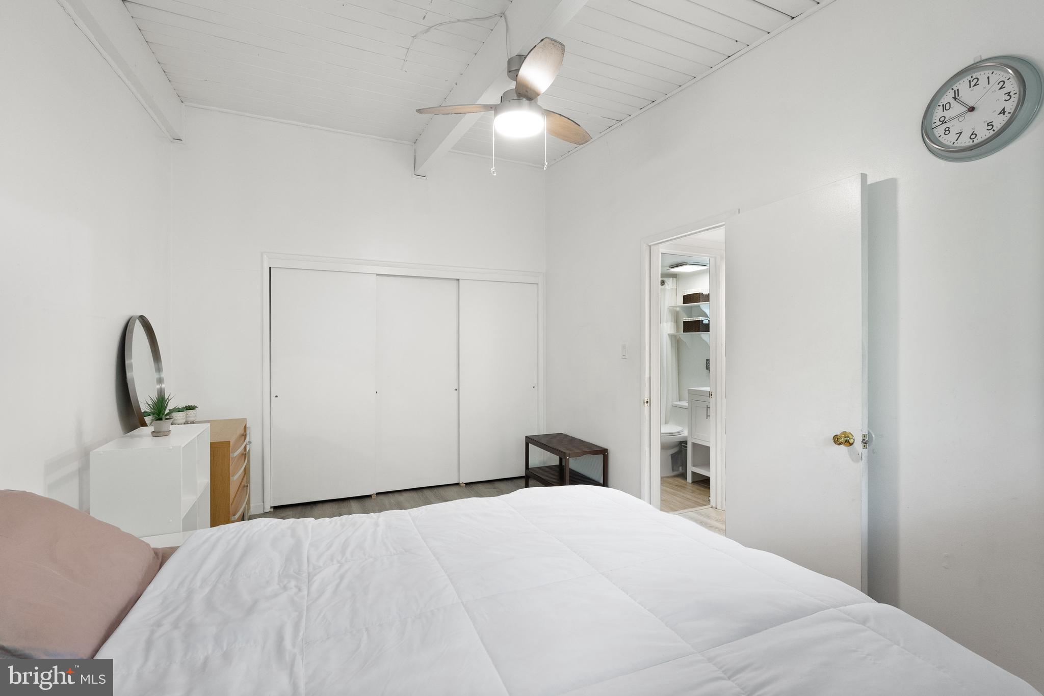 4235 Americana DRIVE Unit: 203