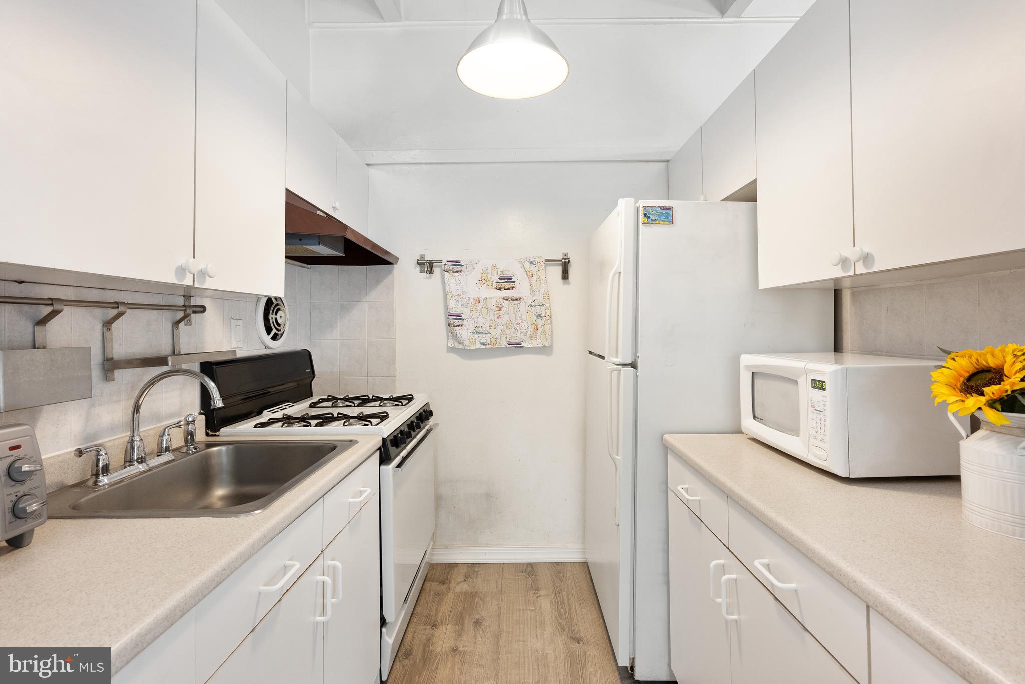 4235 Americana DRIVE Unit: 203