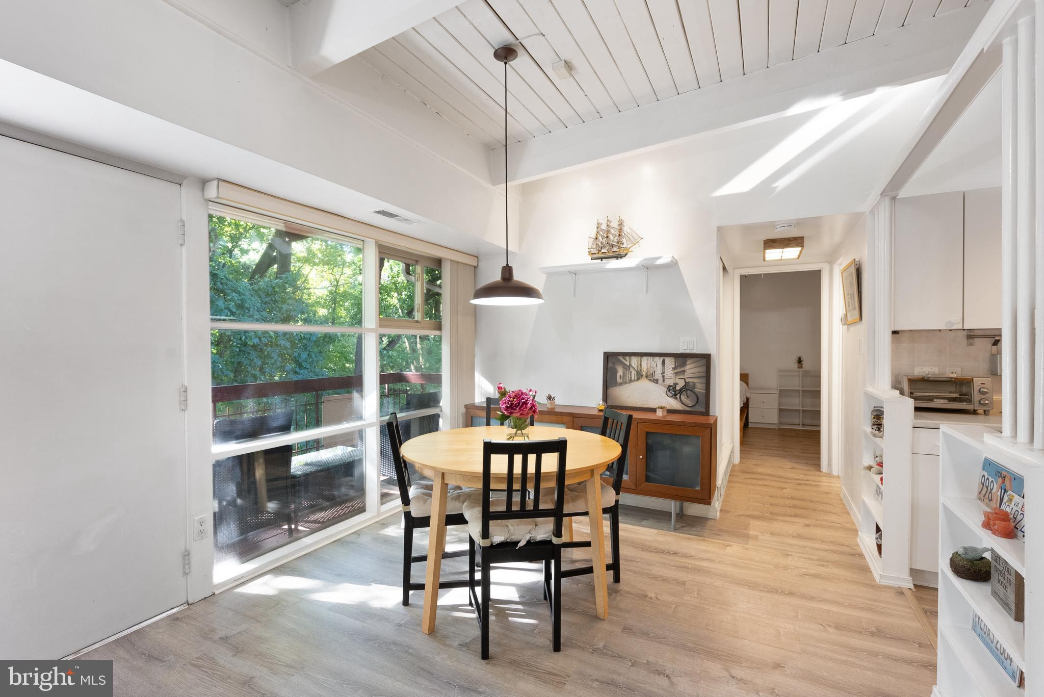 4235 Americana DRIVE Unit: 203