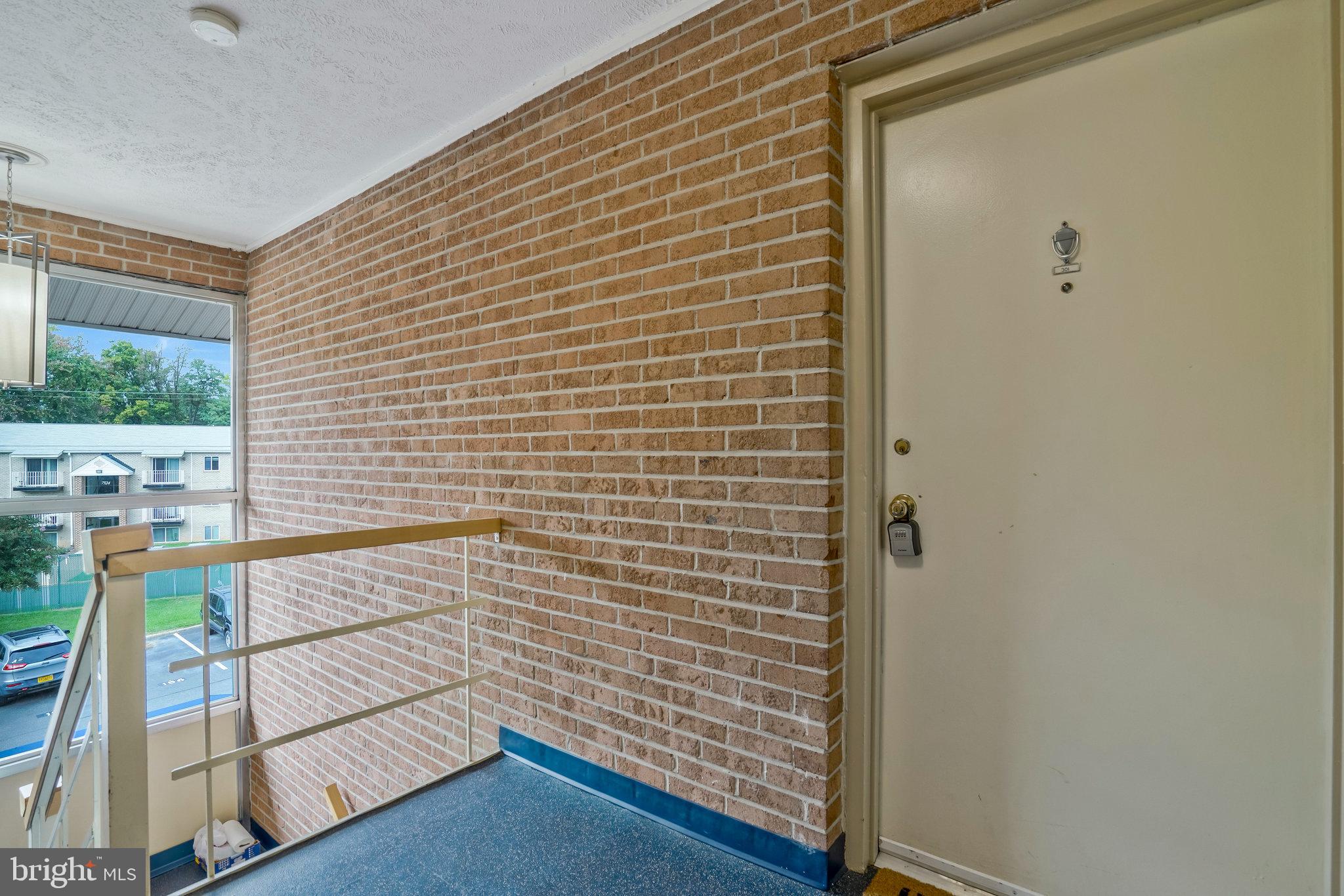 2754 Hollywood ROAD Unit: 301