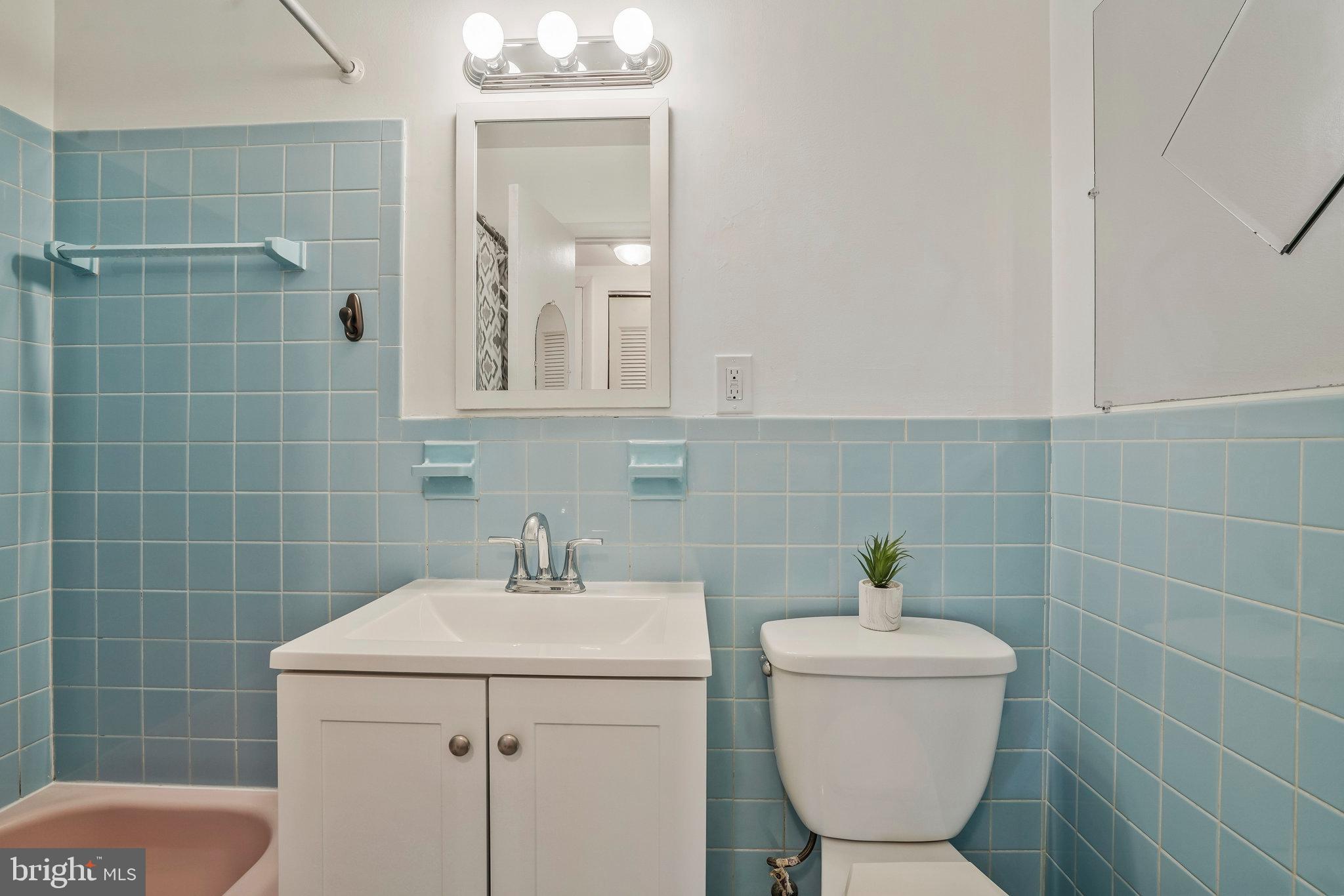 2754 Hollywood ROAD Unit: 301