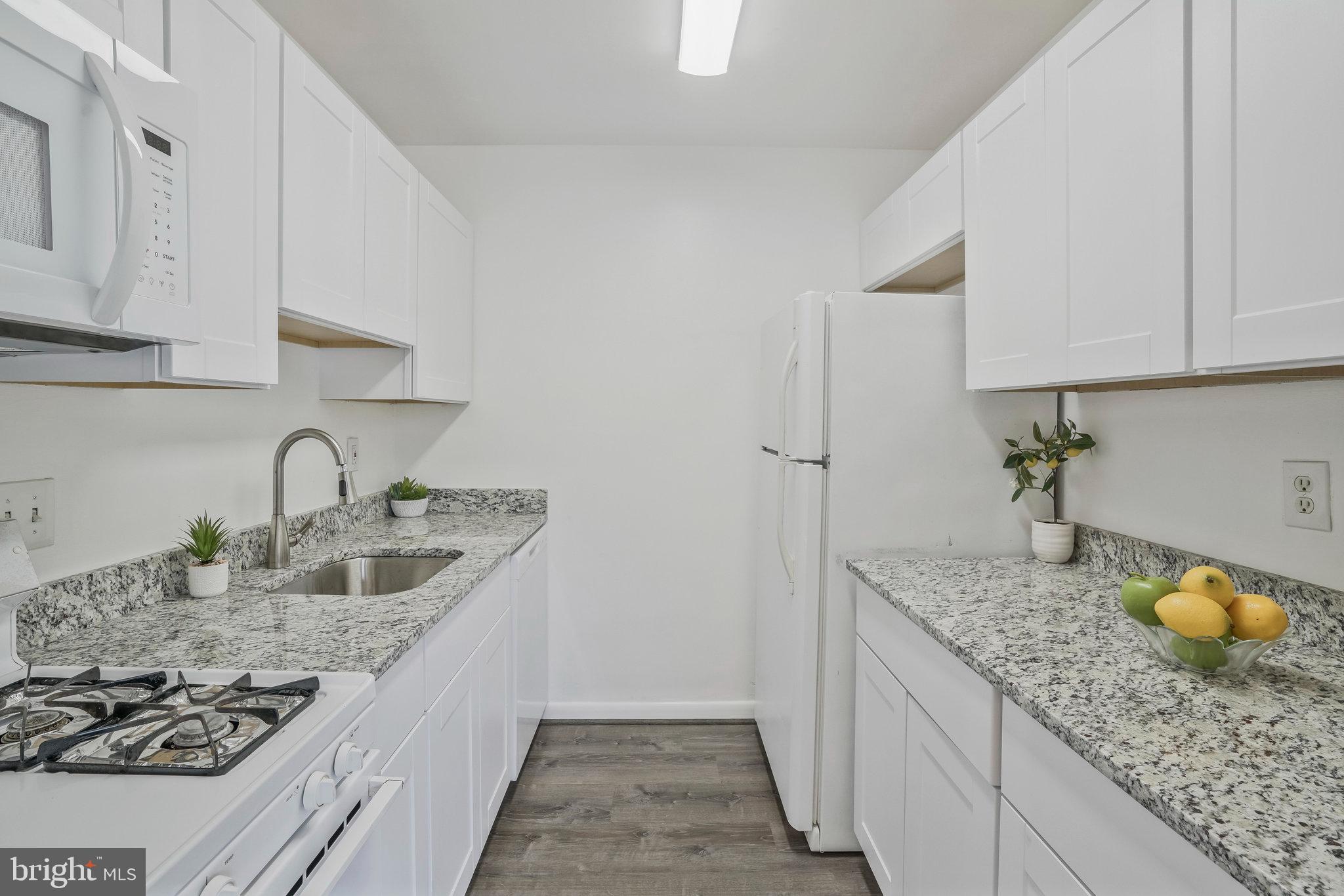 2754 Hollywood ROAD Unit: 301