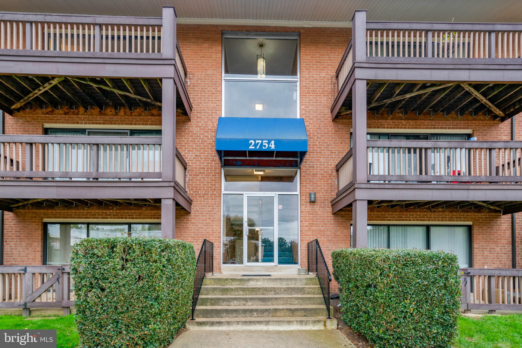 2754 Hollywood ROAD Unit: 301