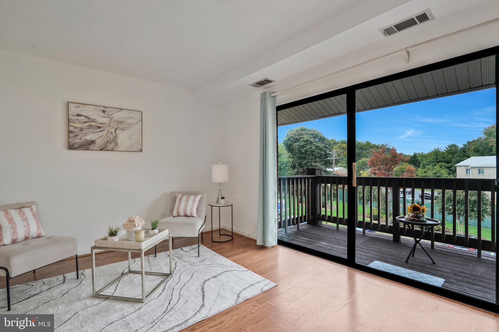 2754 Hollywood ROAD Unit: 301