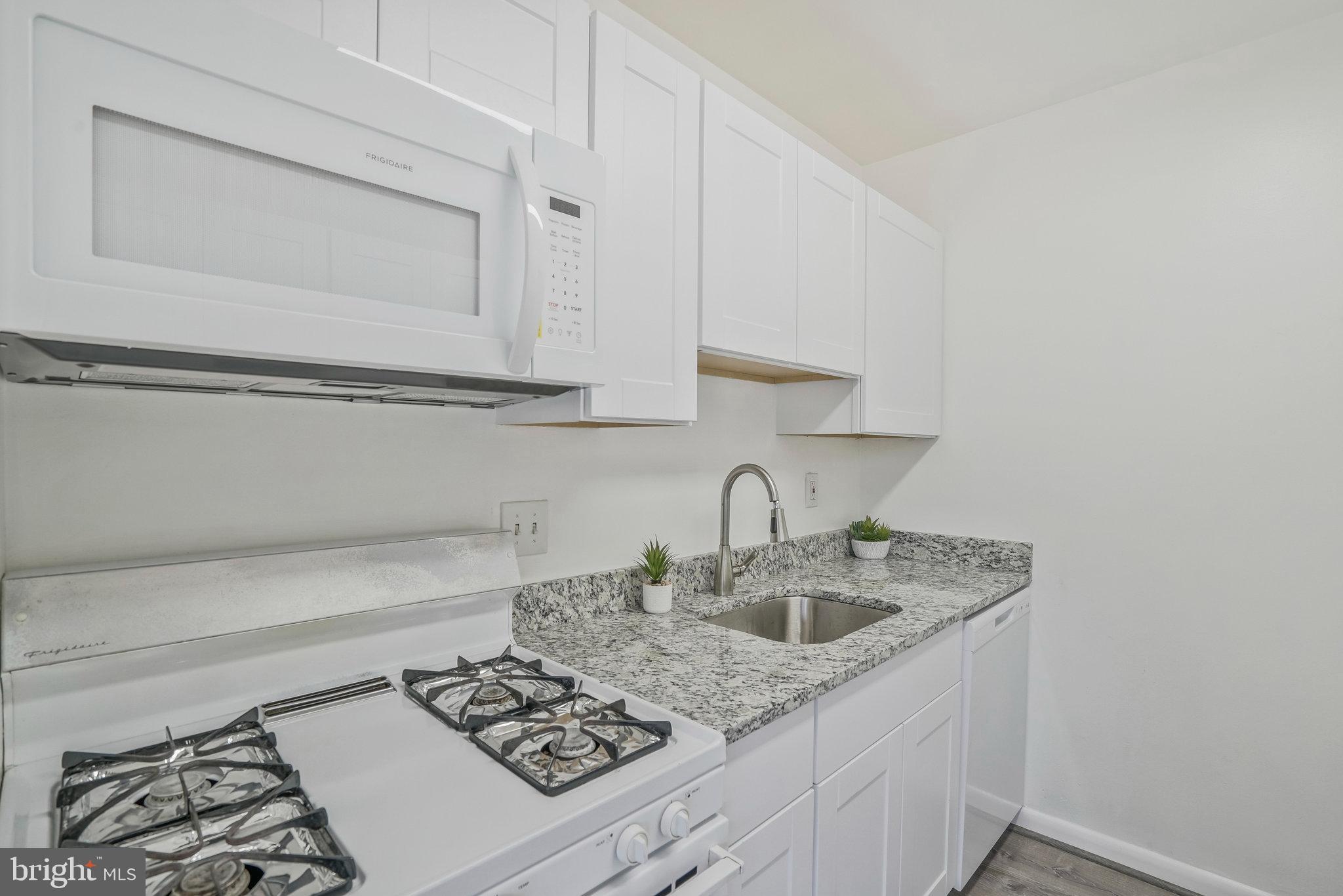 2754 Hollywood ROAD Unit: 301