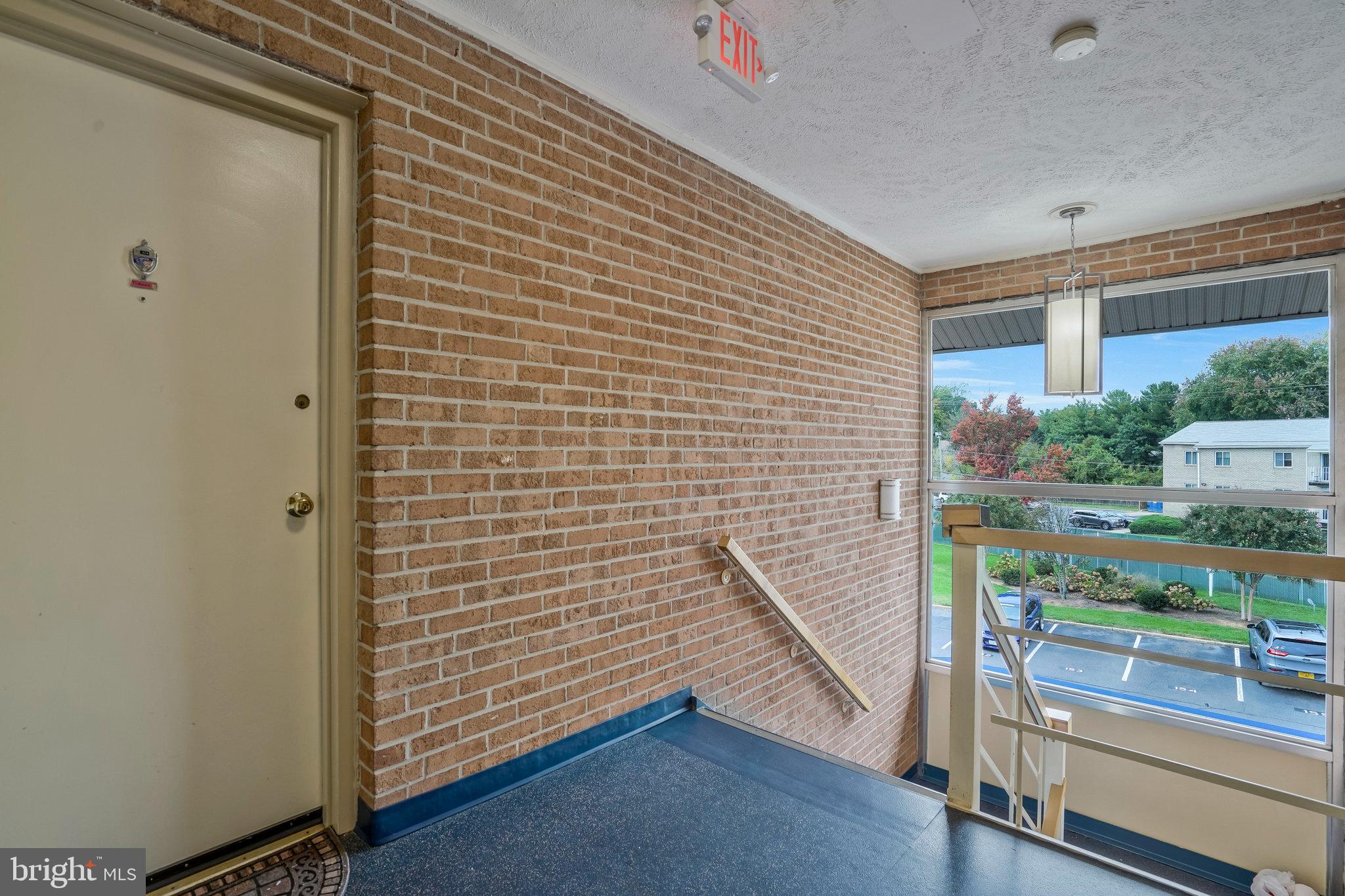 2754 Hollywood ROAD Unit: 301